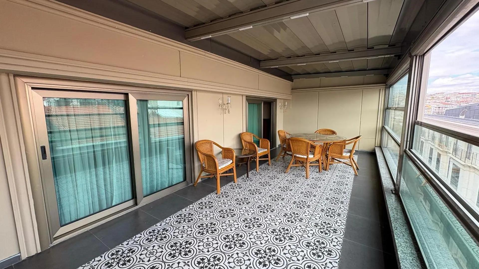 Valens Hotel Downtown Istanboel 4*,